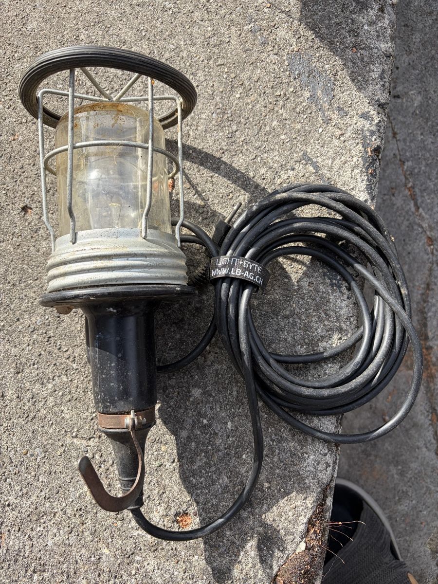 Lampade: Werkstattlampe mit Schutzkorb gebraucht – Usato da Veltheim AG venduto da eri_n5pn