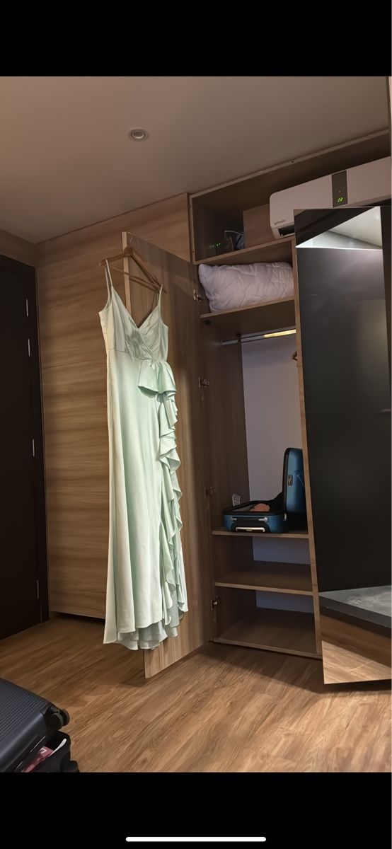 Kleider: Mac Duggal Abendkleid, Hellgrün, Gr. 40 – Gebraucht aus Pfäffikon ZH von Tetu.33