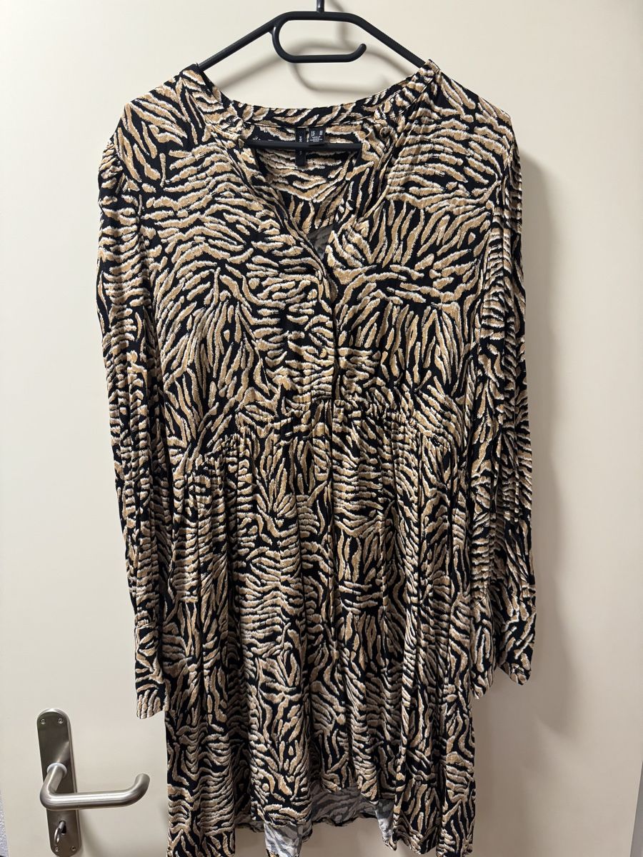 Vero Moda Vestiti: Trendy Kleid mit Muster Gr. M – Nuovo (secondo la descrizione) da Zürich venduto da cha_7n8s
