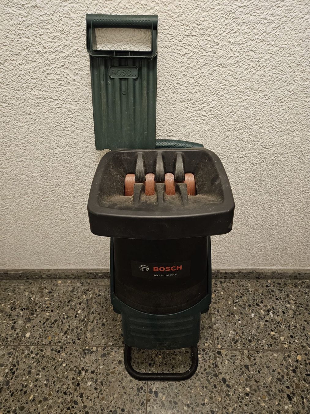 Bosch Häcksler: Bosch AXT RAPID 2000  Häcksler – Gebraucht aus Wolfhausen von Girlie01