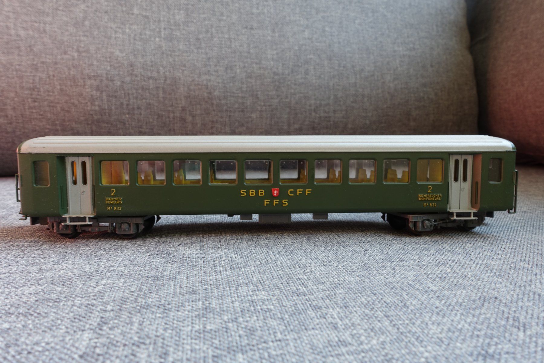 Kleinbahn Modellini di ferrovie: KLEINBAHN No. 381 SBB/CFF Einheitswagen 2. Klasse – Usato da Wallbach venduto da Sarrows 1