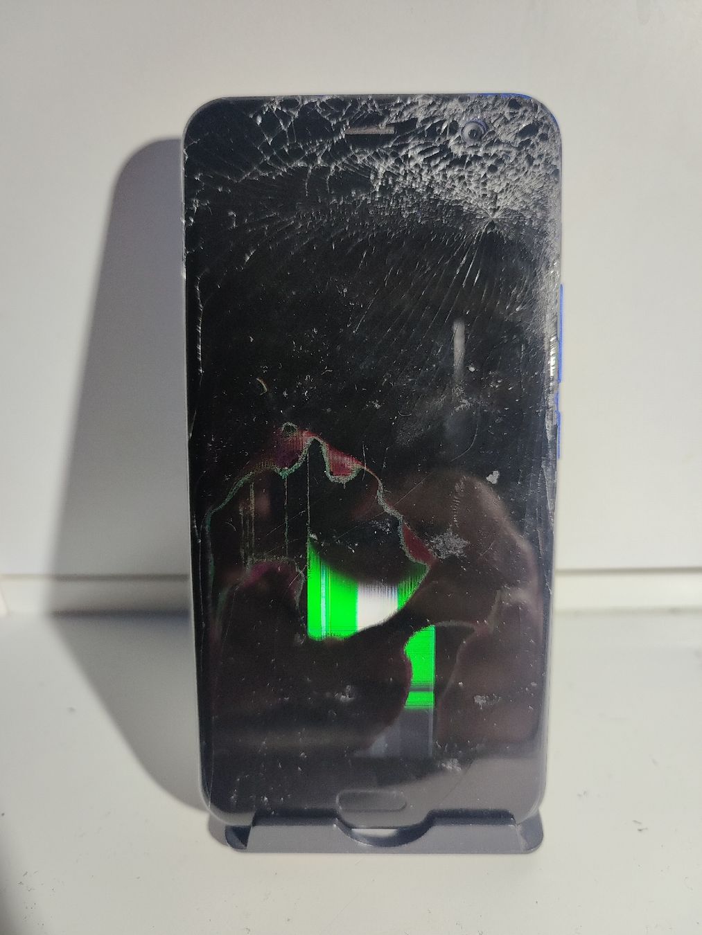 HTC Handys / Smartphones: HTC U-3u Smartphone - Blau - Defekt – Defekt aus La Tour de Peilz von Dejobokin 1