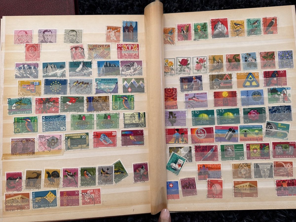 Alben: Briefmarken-Album Schweiz  – Gebraucht aus Hittnau von Pat_yl7f 6