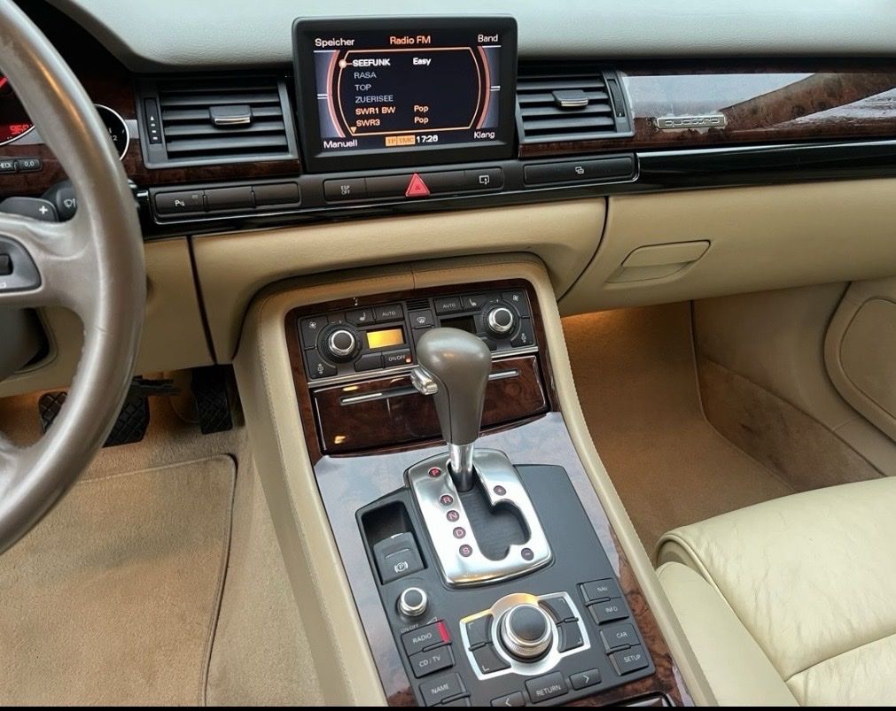 Audi Automobili: Schöner Audi A8 4.2L V8 mit MFK – Usato da Zürich venduto da daven0x3 5
