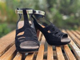 Chie Mihara Sandalen Gr. 37 – Schwarzes Wildleder