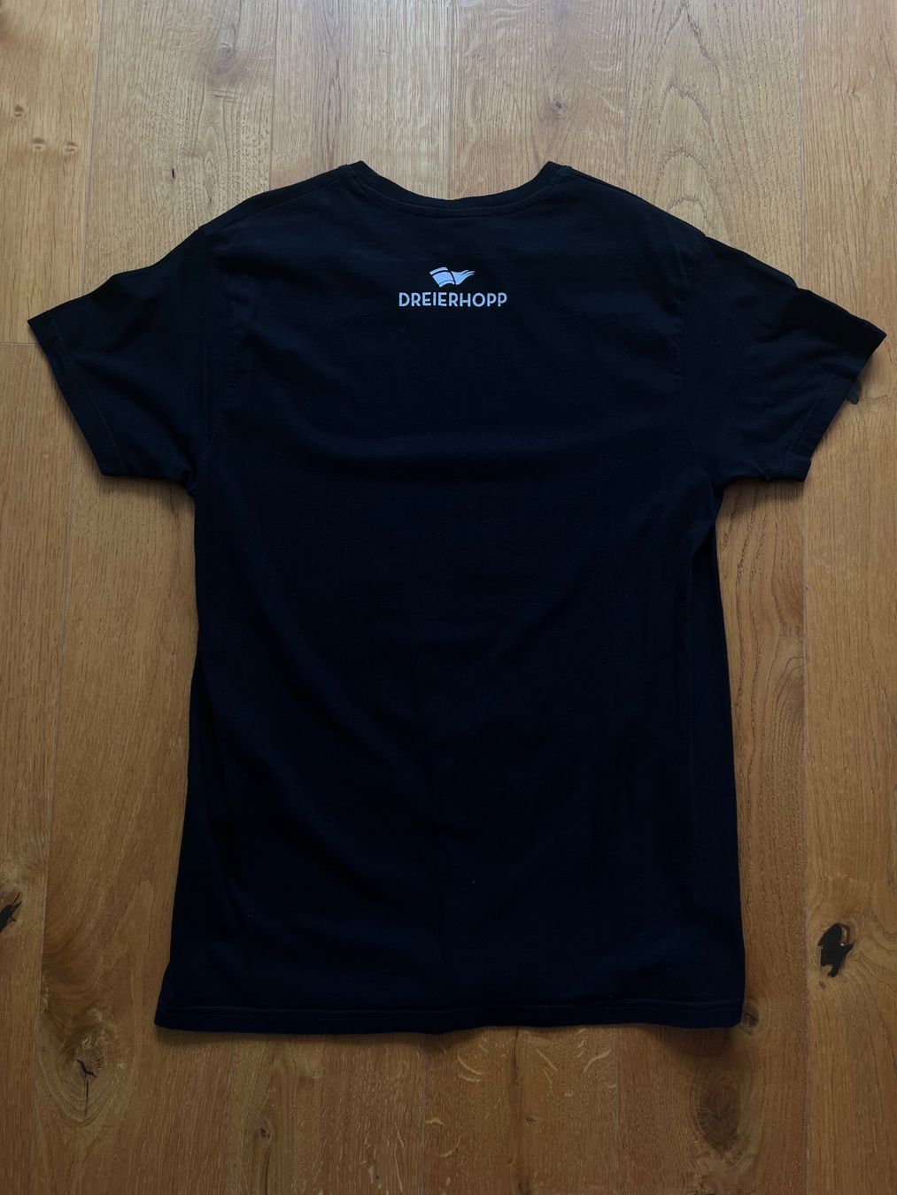 T-Shirts: Dreierhopp T-Shirt – Gebraucht aus Näfels von dom_9p7f 1