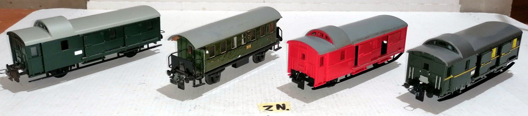 Trix Modelleisenbahnen: ZN) Trix Express 4 Kunststoffwagen – Gebraucht aus Brittnau von Regina35