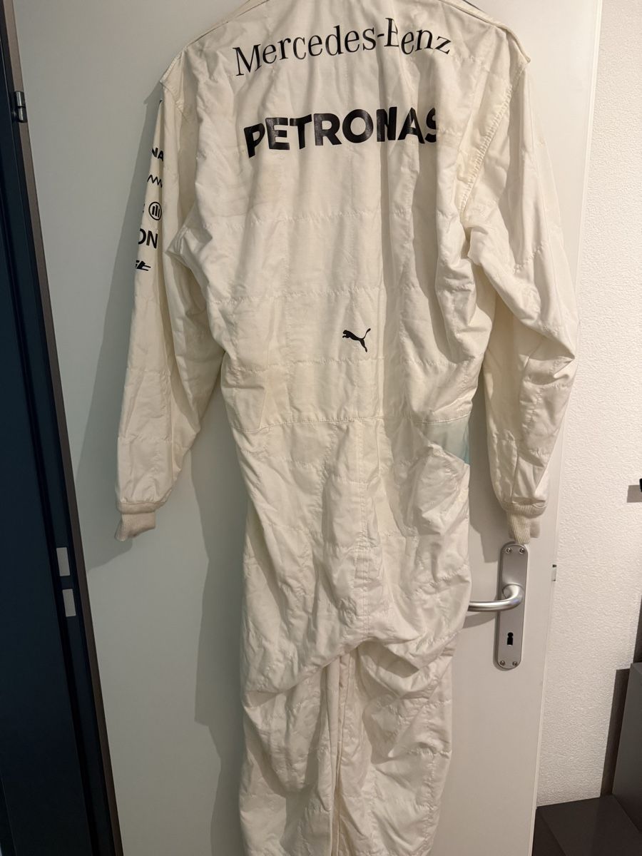 Completi: Lewis Hamilton Rennanzug – Usato da Wängi venduto da Hami22 3