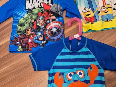 2 Badehirt UV Gr.104   Marvel Fisch B