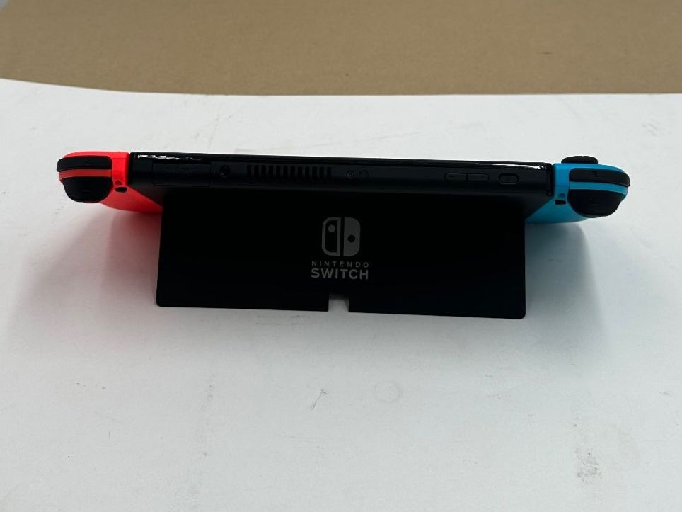 Nintendo Konsolen: NINTENDO Switch OLED-Modell, Neon-Blau/Neon-Rot – Gebraucht aus Birmenstorf AG von Distronics_SchweizAG 1