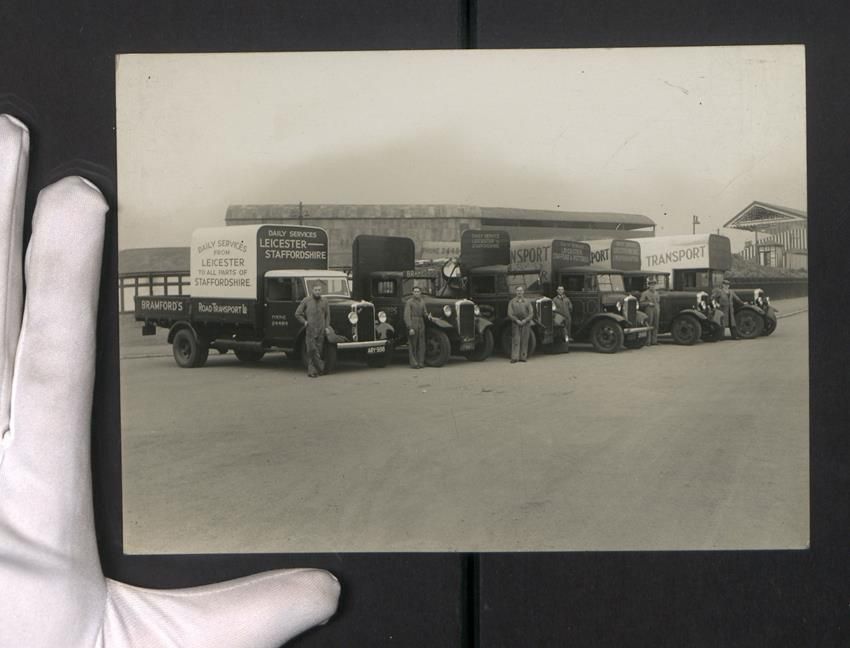 Fotografie & Manifesti: Fotografie Lastwagen Morris mit Hamshaw  – Usato da Berlin venduto da bartko-reher