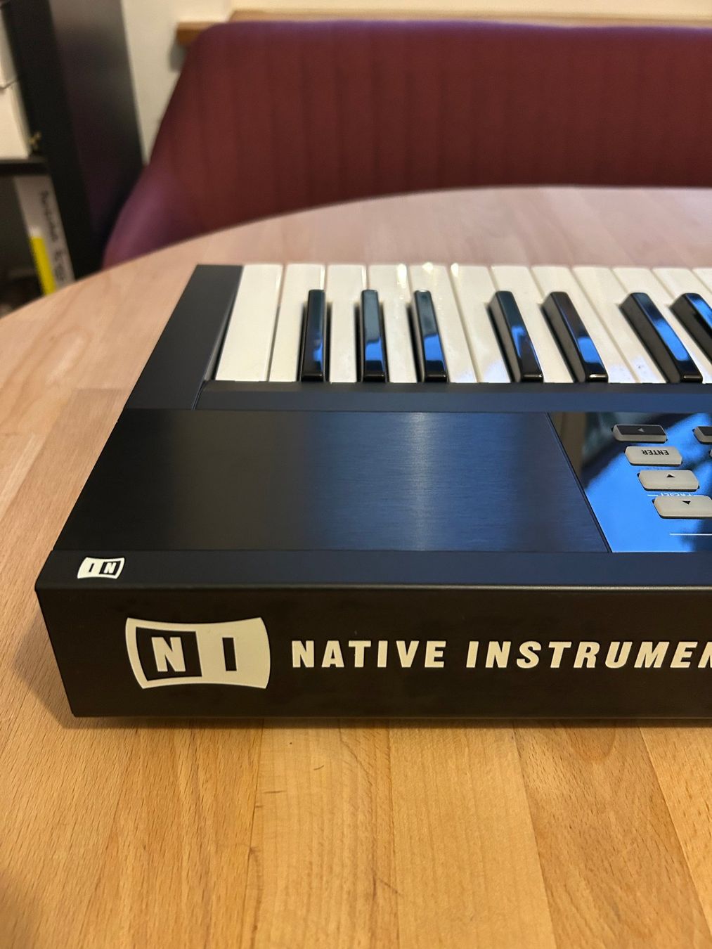Native Instruments Strumenti musicali: Komplete Kontrol S49 MK1 Midi Keyboard – Usato da Aarau venduto da Maclovio 4