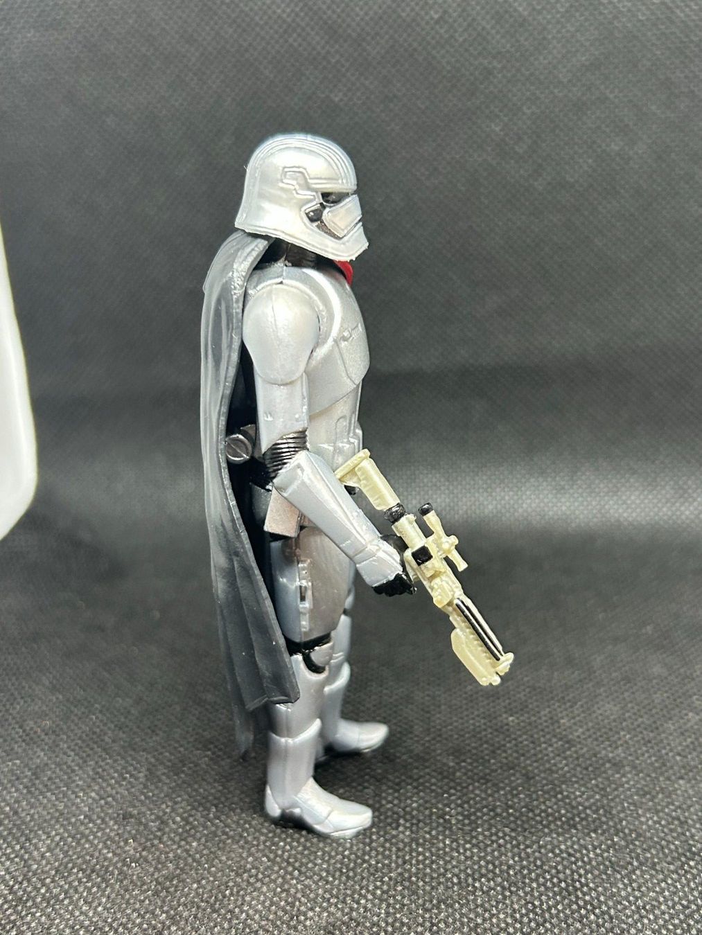 Star Wars Statuette: Star Wars Action Figure vintage - Captain Phasma – Usato da Lausanne venduto da Retro-geek 2