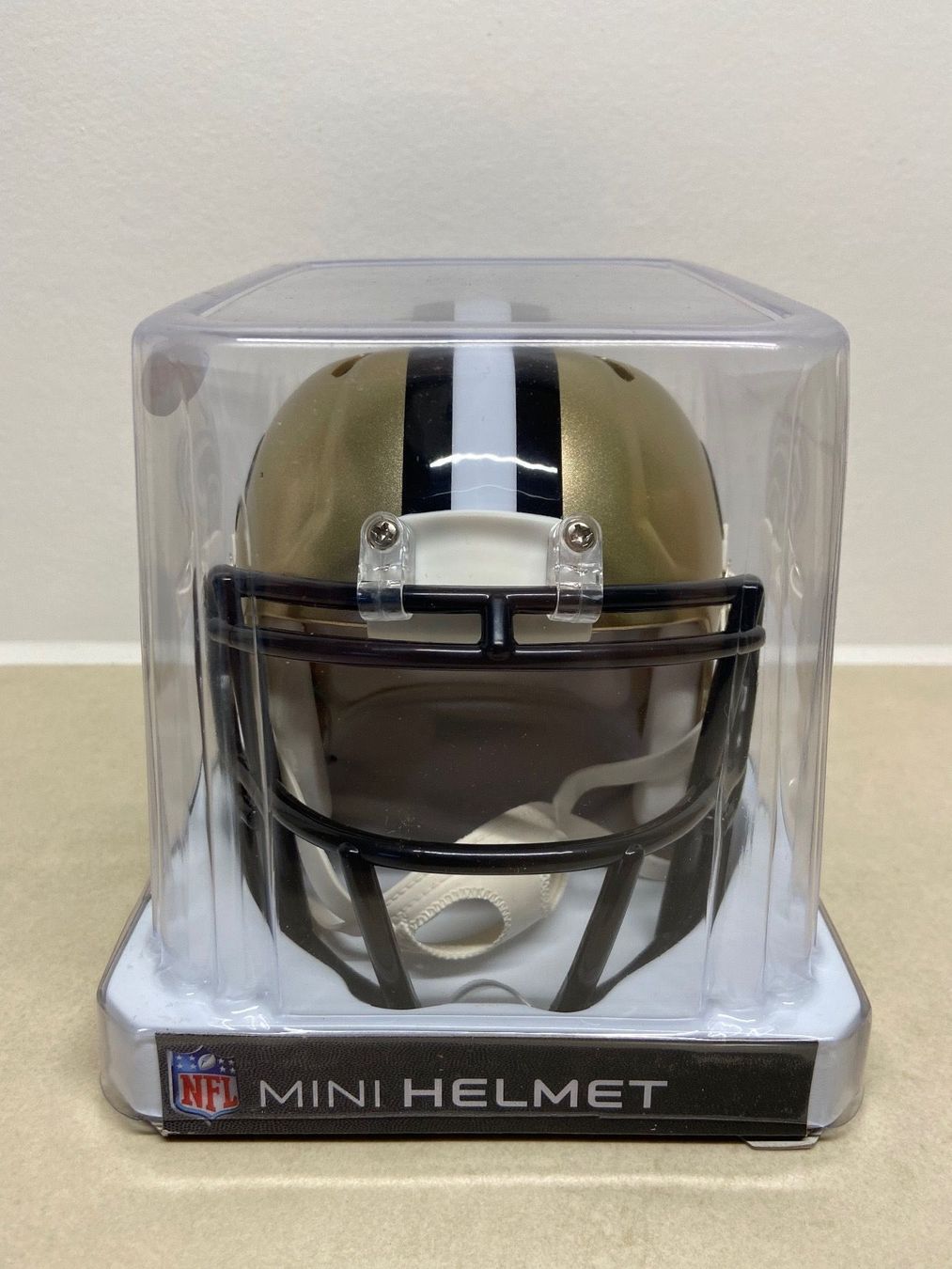 NFL Abiti antichi: New Orleans Saints Mini Helmet Speed – Nuovo e nell'imballaggio originale da Muttenz venduto da US_Sport_Schweiz 2