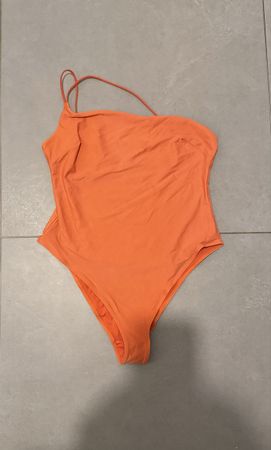 Maillot de bain orange asymétrique