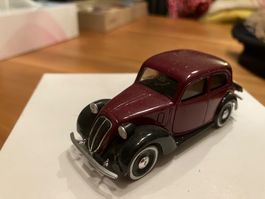 Fiat 1500 Modellauto dunkelrot Topzustand Brumm 1/43