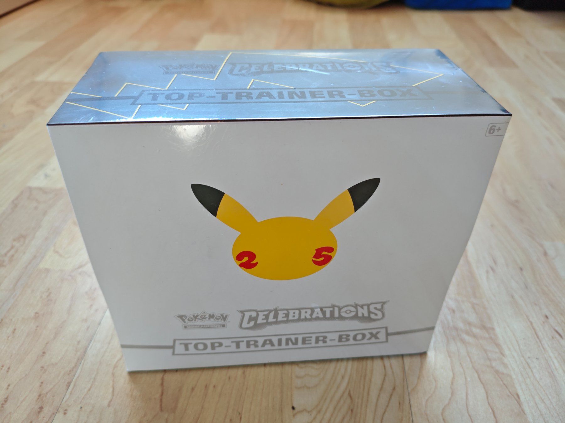 Pokémon Sammelbilder & Trading cards: Pokémon Celebrations Top Trainer DE – Neu und originalverpackt aus Reinach BL von mic_yb86