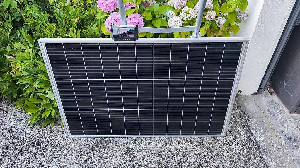Dispositivi a energia solare: Kit panneau solaire + régulateur pour camping-car  – Usato da Petit-Lancy venduto da spimex 4