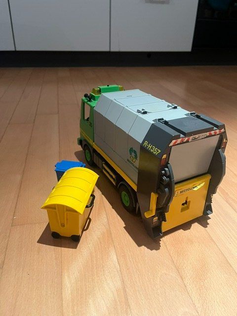 Playmobil Spielzeuge: Playmobil Abfall-LKW mit Container – Gebraucht aus Stans von Schneemann09 3