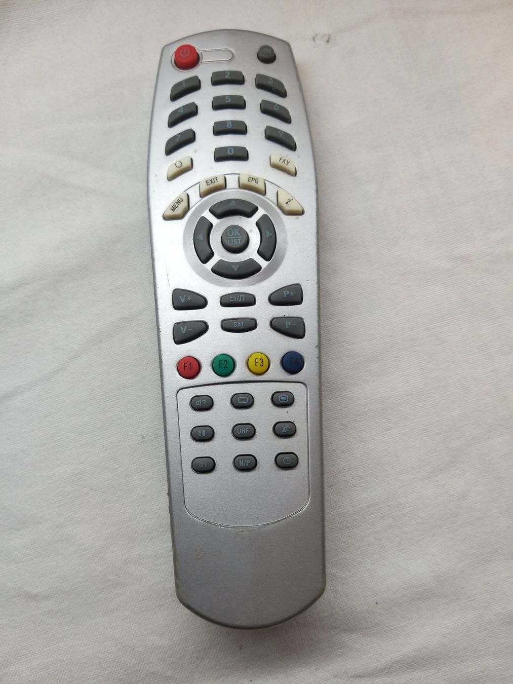 Telecomandi: Télécommande universelle TP-014, occasion – Usato da la Chaux-de-Fonds venduto da Lampe