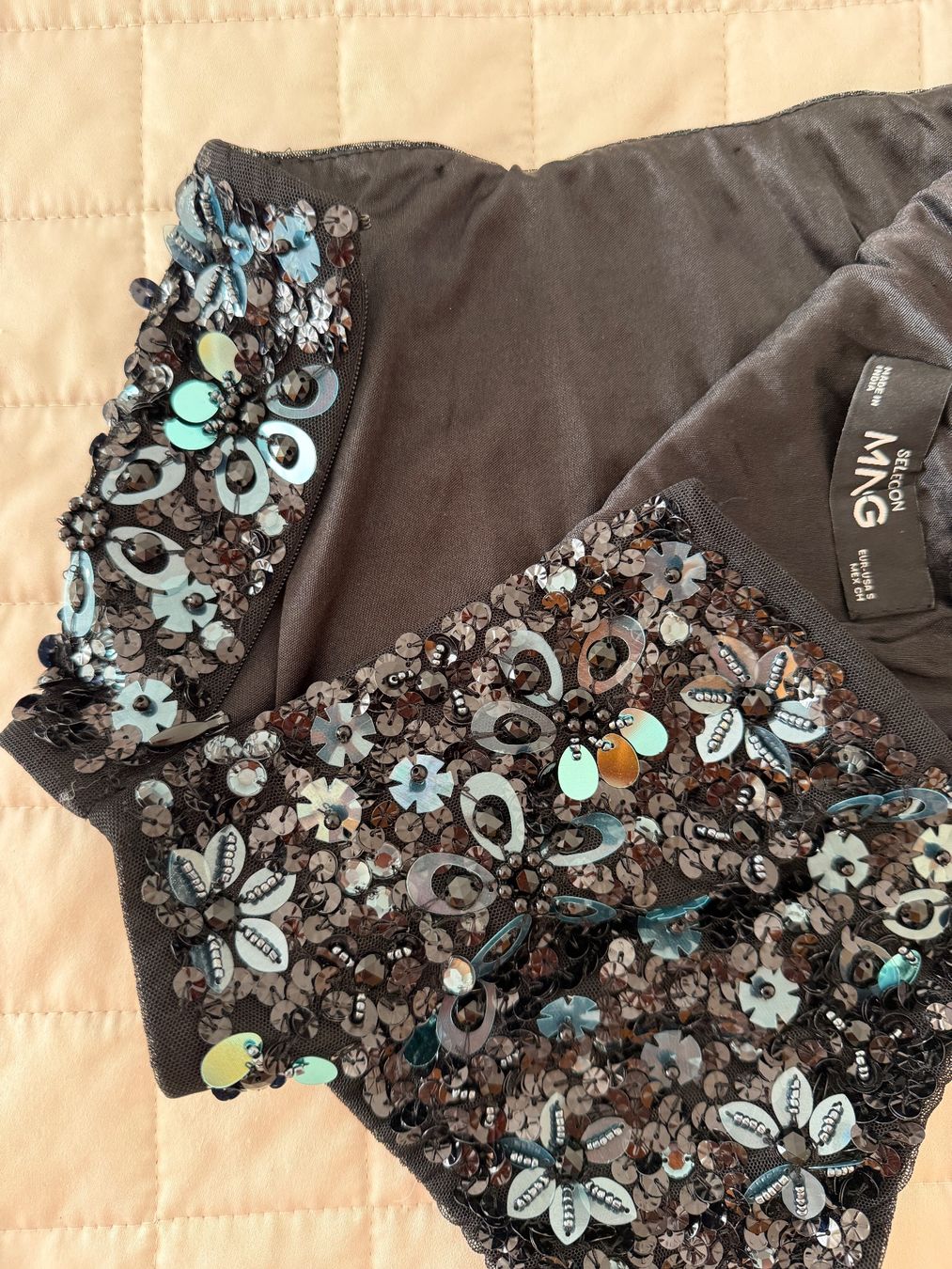 Mango Hosen: Mango Pailletten Shorts S – Gebraucht aus Wädenswil von Alice_style 2