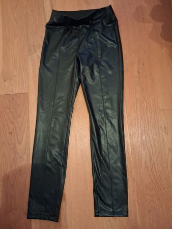 Hose Lederoptik schwarz Grösse 34 guter Zustand