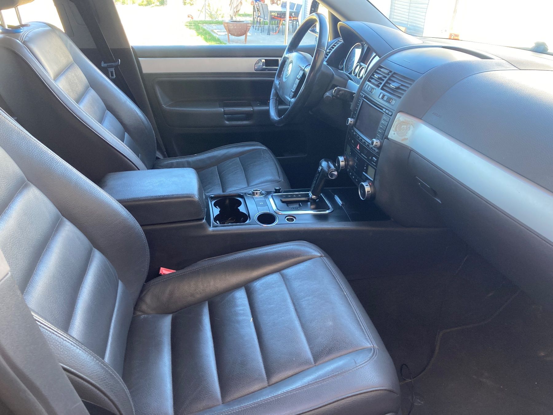 VW Autos: VW Touareg 3.0 TDI – Gebraucht aus Messen von Auktion-85 5