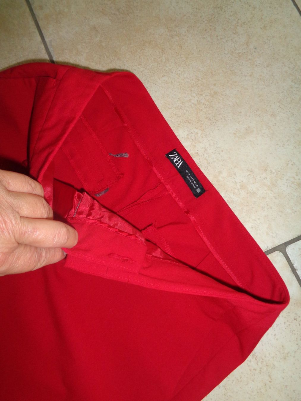 Zara Hosen: Hose  Zara  Grösse 36 – Gebraucht aus Kreuzlingen von Robi-2003 2