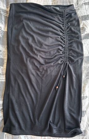 Jupe noire avec fronçage mi longue C&A L