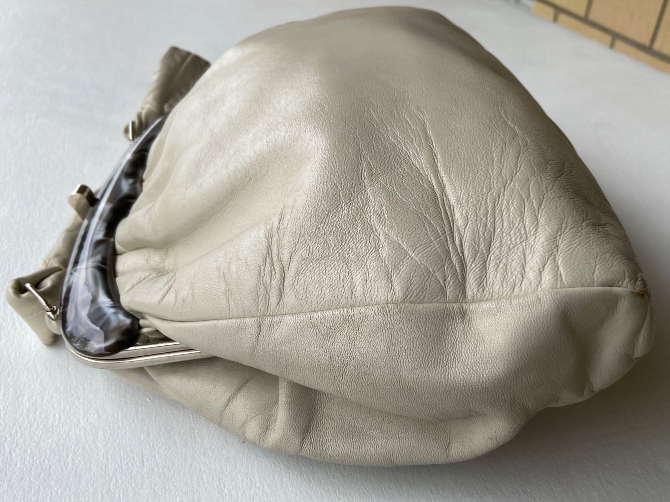 Taschen für Damen: Damen Tasche, Leder, cremefarben – Gebraucht aus Lenzburg von Boffer1A 4