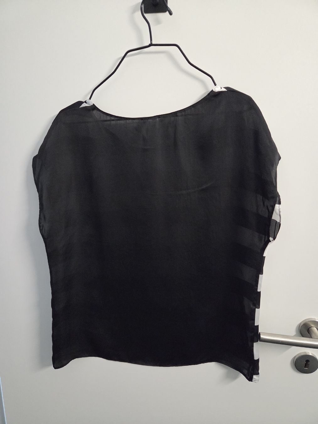 Zara Top: Luftiges, schwarz-weiss gestreiftes Top Gr. S – Usato da Kriens venduto da ..stx.. 1