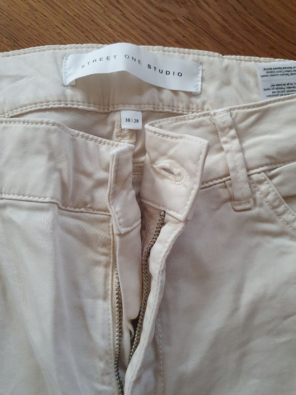 Pantalons: Schöne Damen Hose 38 – Neuf (Voir description) à Fischingen par nad_fxf2 1