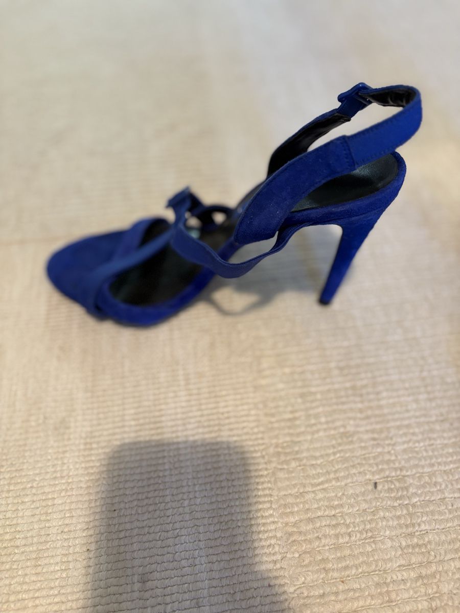 Damenschuhe: Sandals Size 39, royal Blue – Gebraucht aus Zürich von jir_k6j2 1