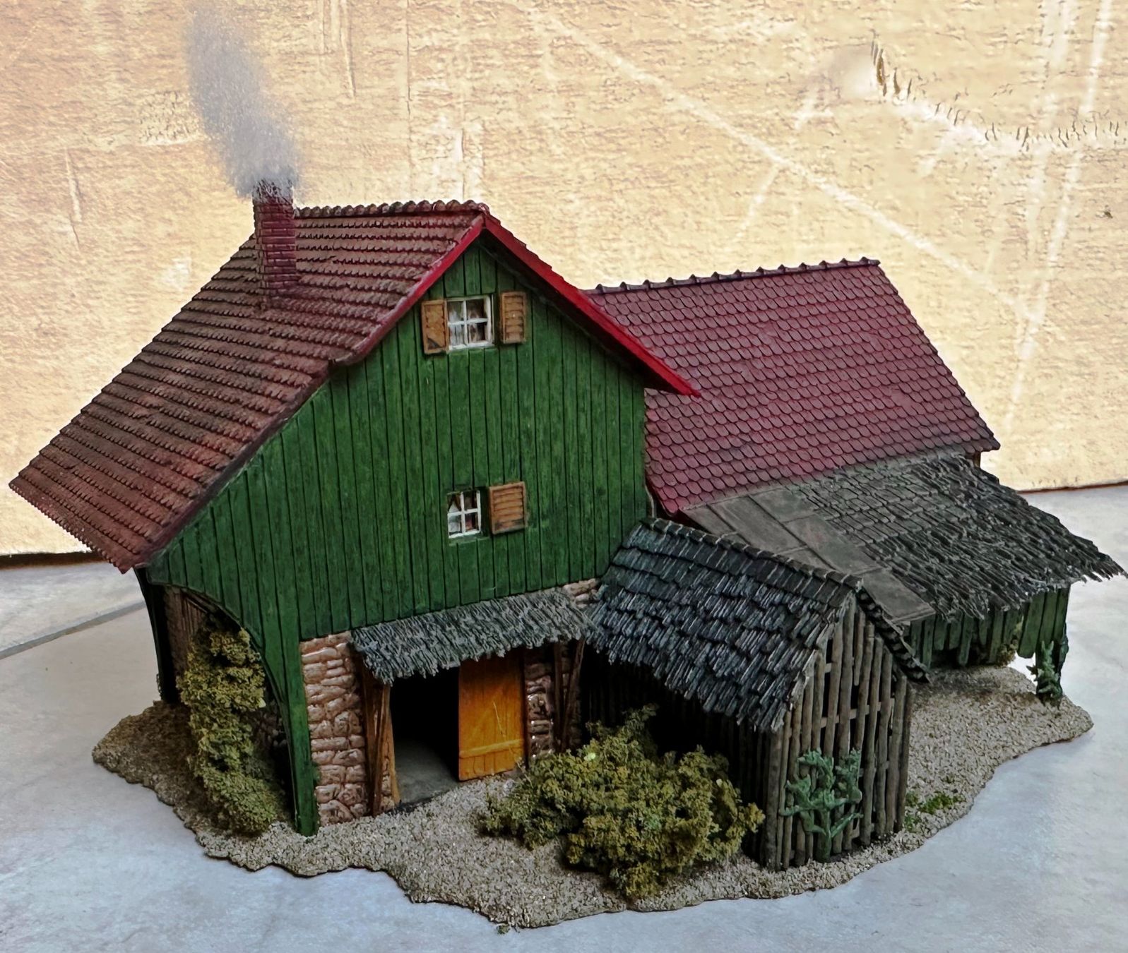 Faller Modellini di ferrovie: Bauernhof mit Stall - Spur HO! – Nuovo e nell'imballaggio originale da Steffisburg venduto da Calceolaria 1