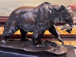 Bronzeskulptur Grizzly Bär/Fisch Bronze Figur