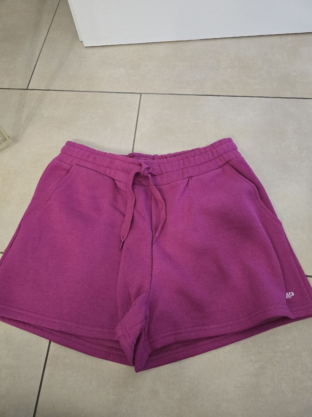 Pantalons: Damen Shorts - Grösse M – Neuf avec emballage d'origine à Rickenbach b. Wil par Kth_v8