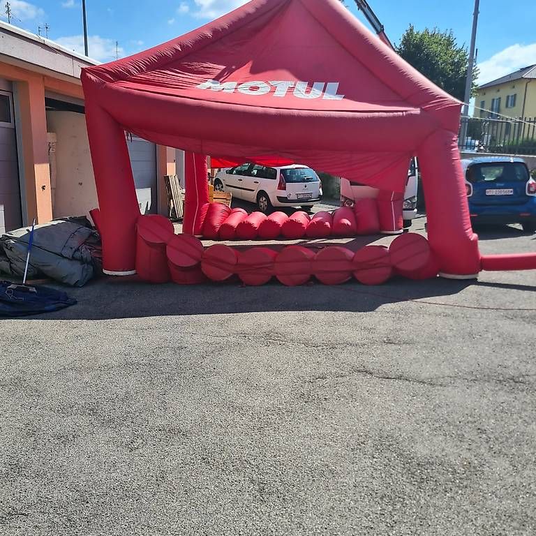 Dischi in vinile: Gazebo gonfiabile – Usato da Coldrerio venduto da ven_v7yp 1