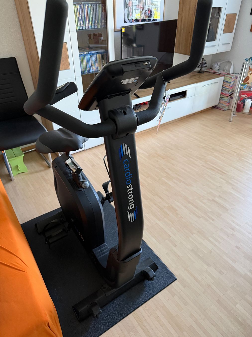 CardioStrong Hometrainer: cardiostream Ergometer BX70i  selten gebraucht – Usato da Altenrhein venduto da knarf03 4