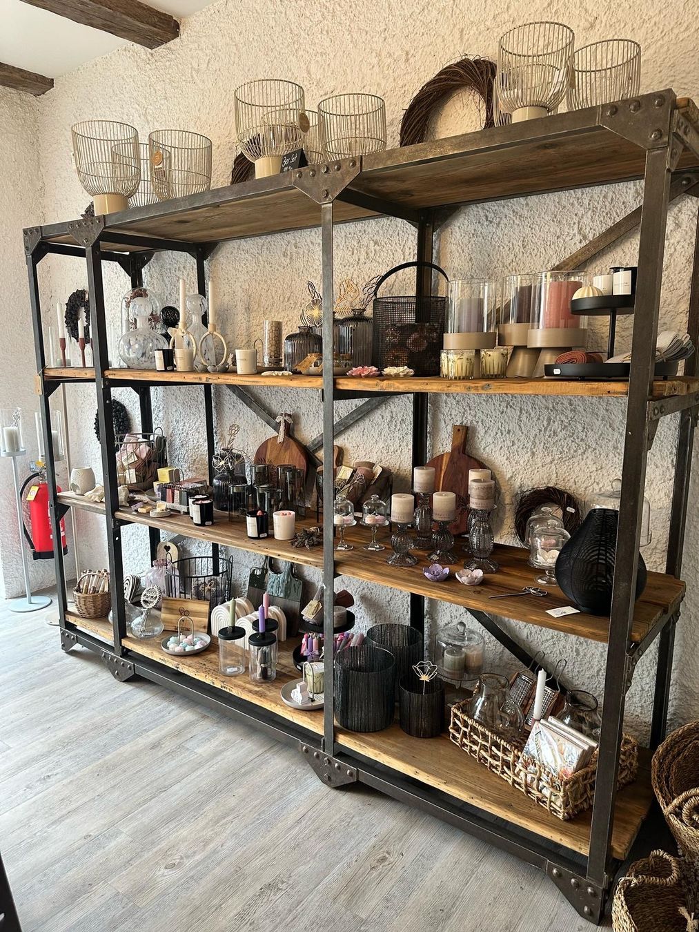 Regale: Massives Eisengestell 200 Jahre alt – Gebraucht aus Magden von Shopping-Queen1 1