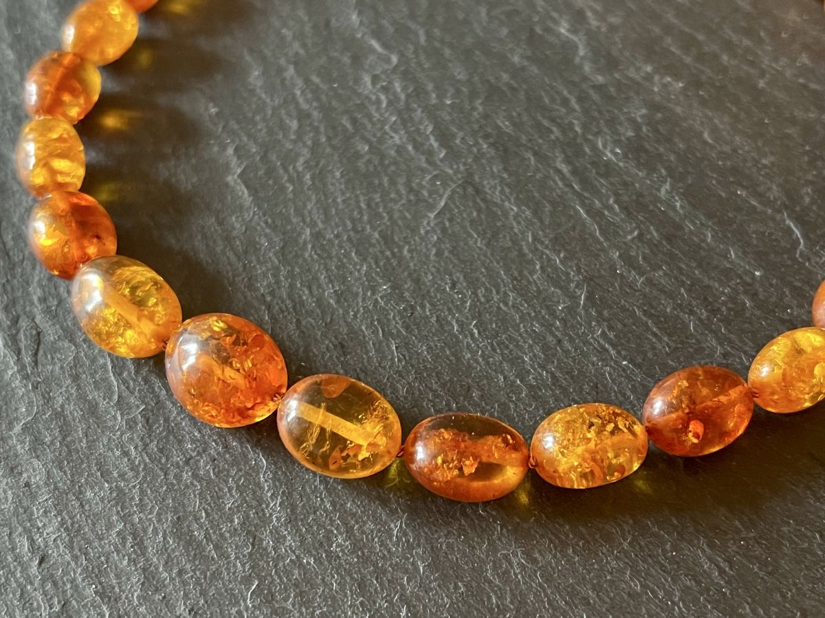 Ketten: Baltic Amber Necklace - Gold Plated Silver – Neu und originalverpackt aus Rüschlikon von ThereseJewelryDesign 4