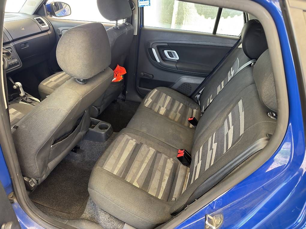 Autos: Skoda Fabia 1.6i (AUTOMATICA) – D'occasion à Agno par jonnyautosagl 4