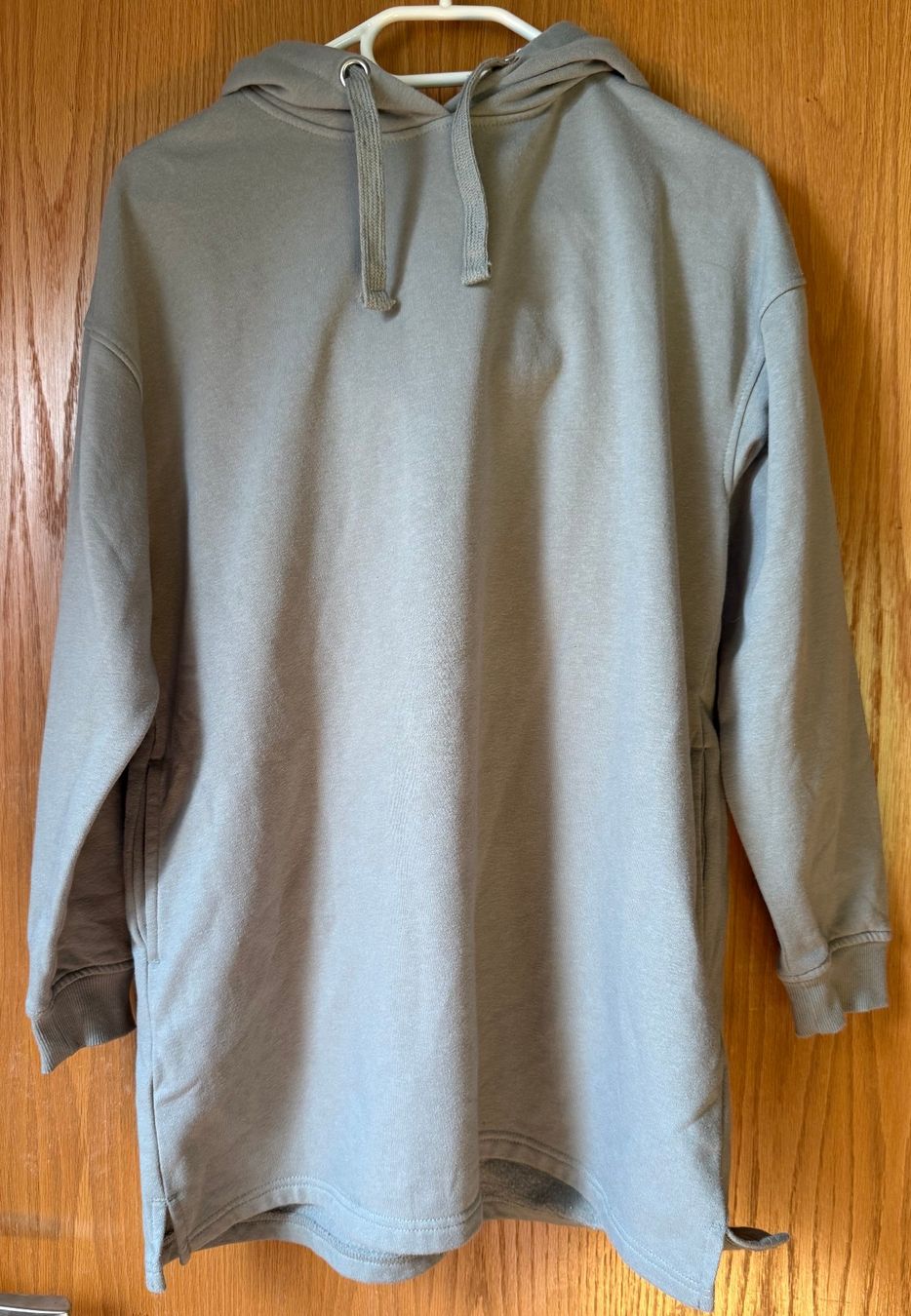 Maglioni & Felpe: schöner Oversize Pulli mit Kapuze, helles oliv – Usato da Zäziwil venduto da kreative-ideen