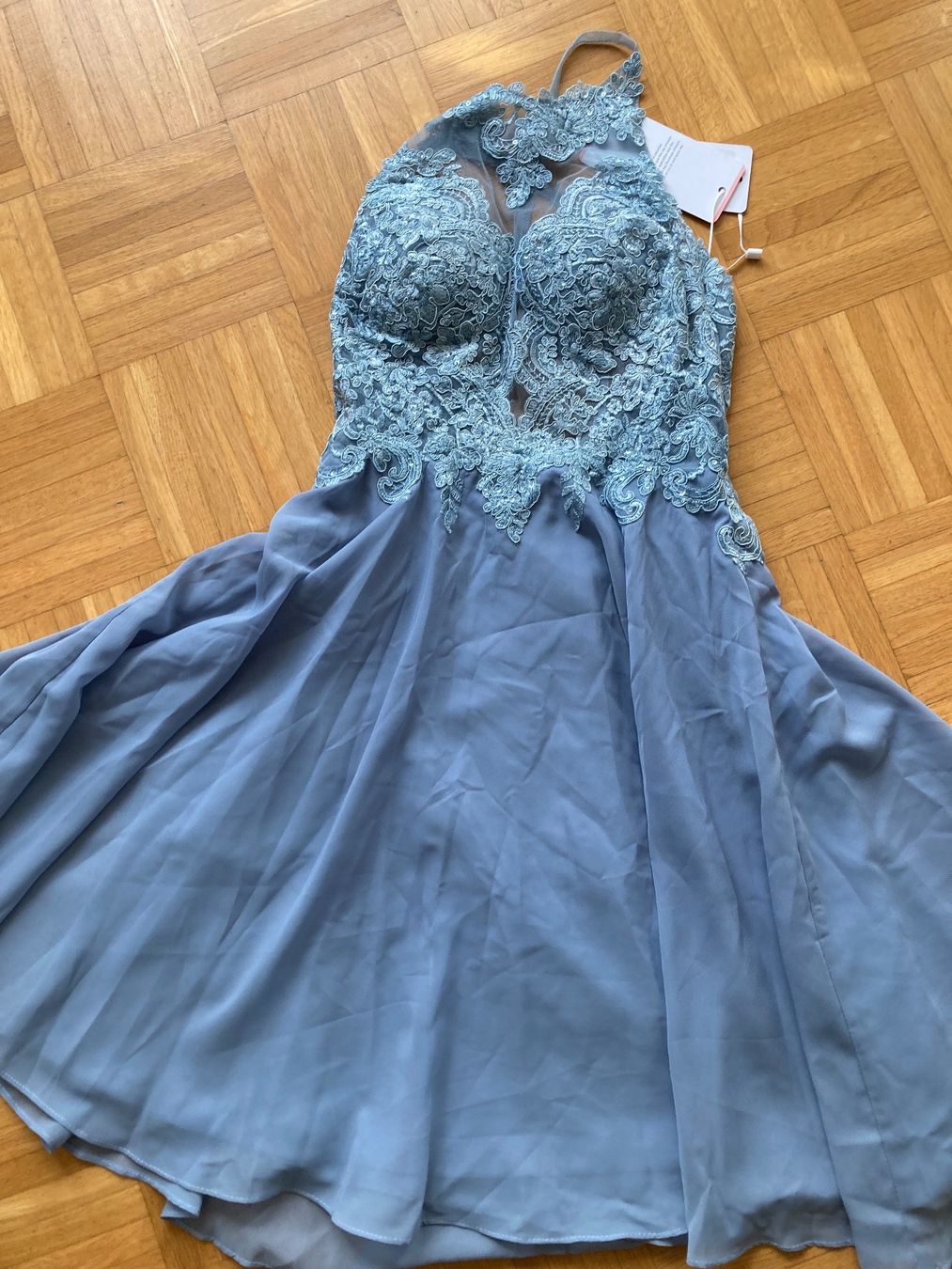 Kleider: Cocktailkleid mit schönen Spitzen – Neu und originalverpackt aus Watt von mar_5m2v