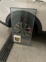 Glasscheibe 609 × 1040 mm mit Katzenklappe