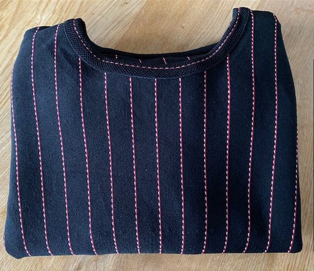 Pulls & Sweat-shirts: Damen MARCCAIN-Pullover schwarz gestreift – D'occasion à Ergisch par July64