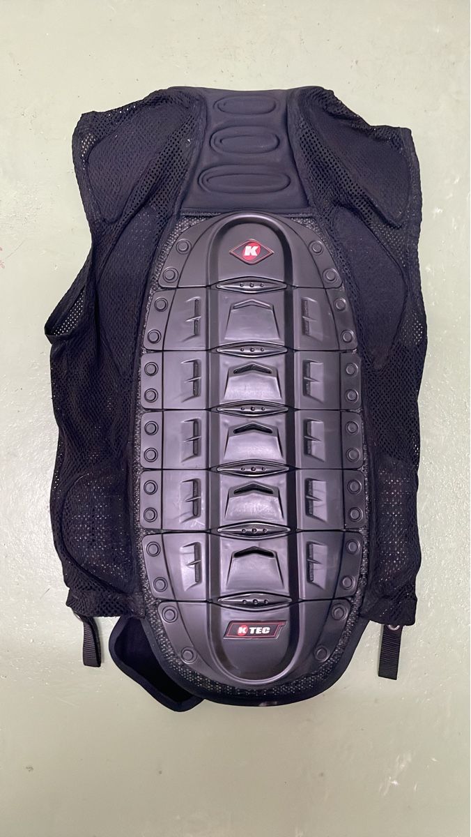 Protections: K-Tec Protektor-Weste Grösse M  – D'occasion à Oensingen par marijadavide