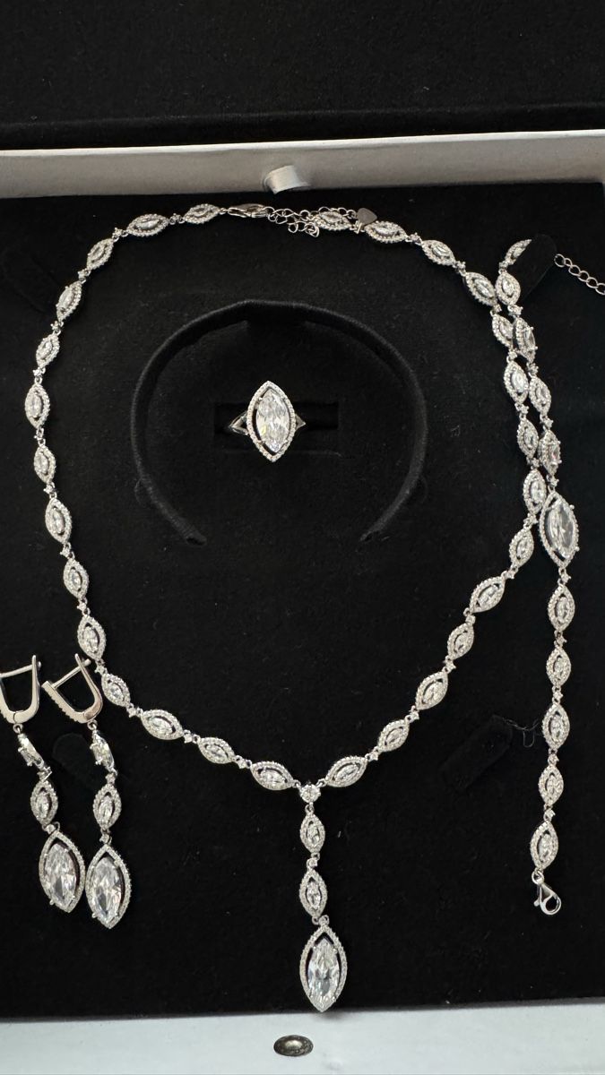 Swarovski Autres bijoux: Schmuck Set Swarovski Elements 💎  – D'occasion à Gerlafingen par Mediine.a 4