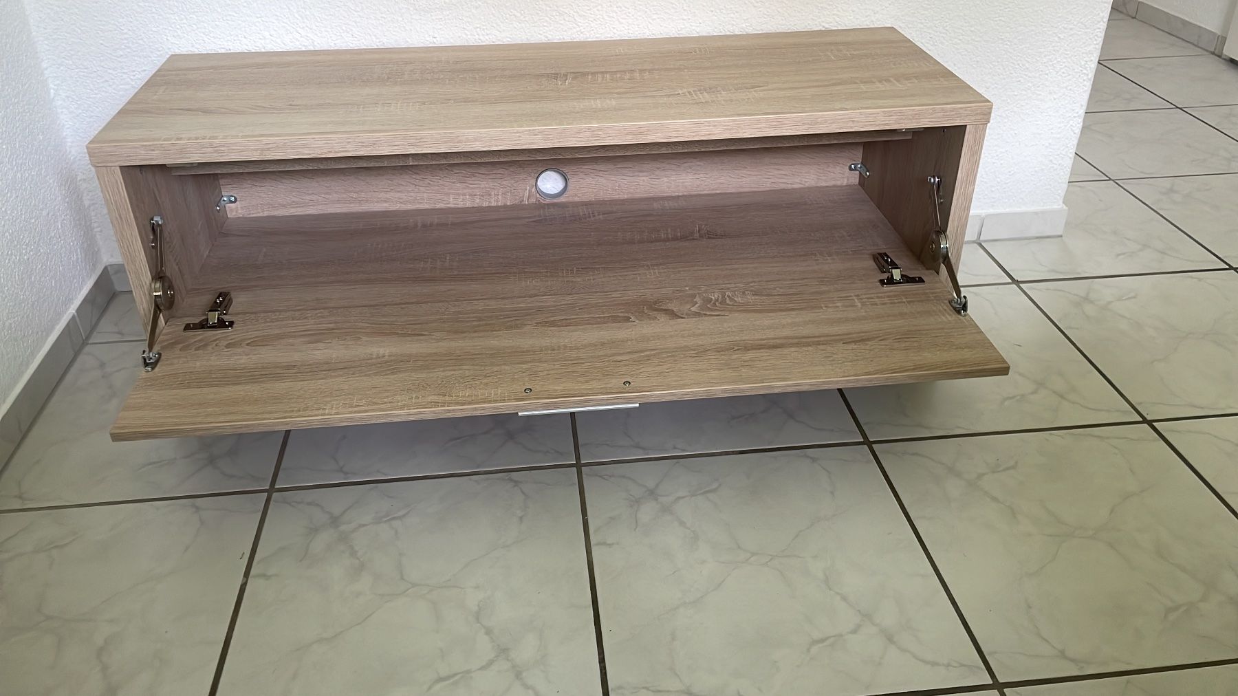 Mobili TV: Hochwertige Wohnwand  und Vitrine – Nuovo (secondo la descrizione) da Goldingen venduto da Wolfi04 5