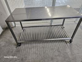 Edelstahl Arbeitstisch Gastro mit Rollen, Masse 150x70x86cm 