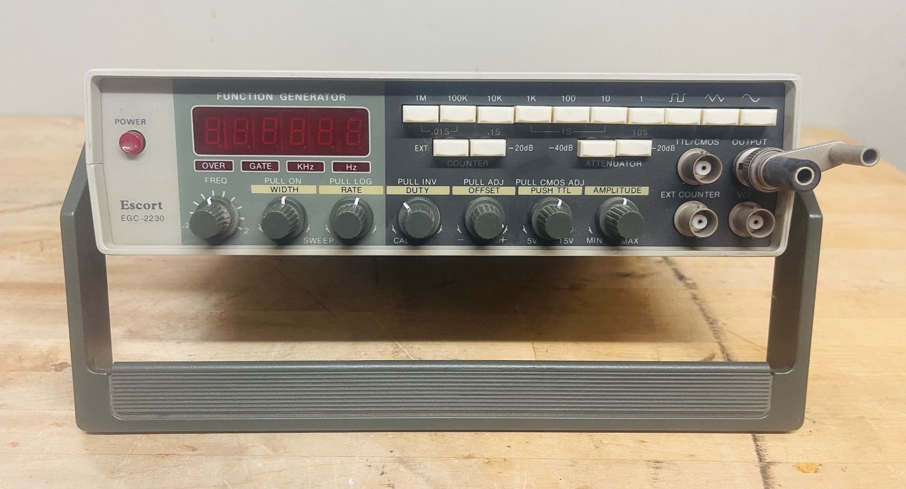 Misurare: Funktionsgenerator Escort EGC-2230 – Difettoso da Dänikon ZH venduto da Baeriswyl